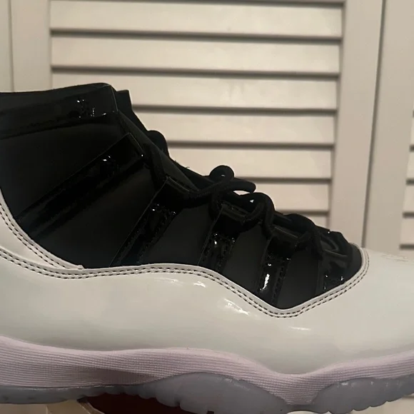 Jordan Sneakers Black and White